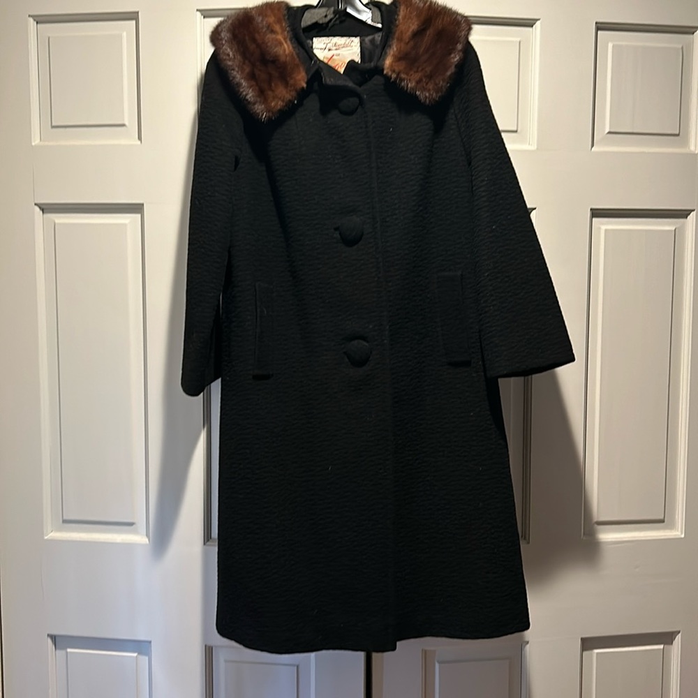 Vintage overcoat with mink collar